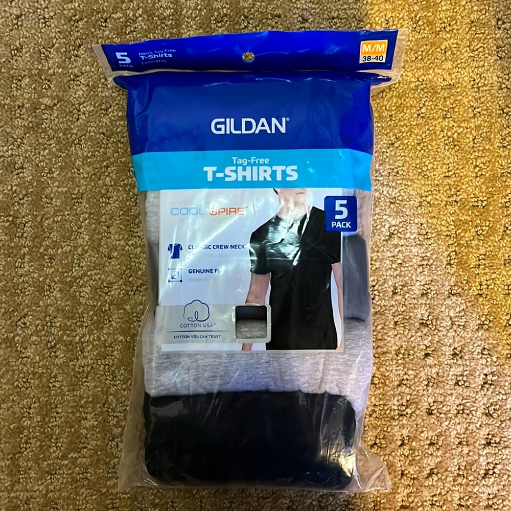 NWT Mens tees - size medium